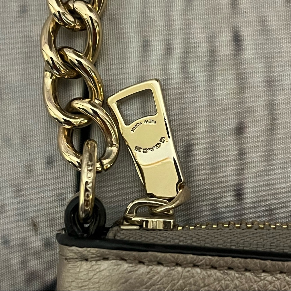 ✅SOLD✅ Vintage Y2K Coach Lyla Double Gusset Leather Crossbody Bag - Picture 13 of 17